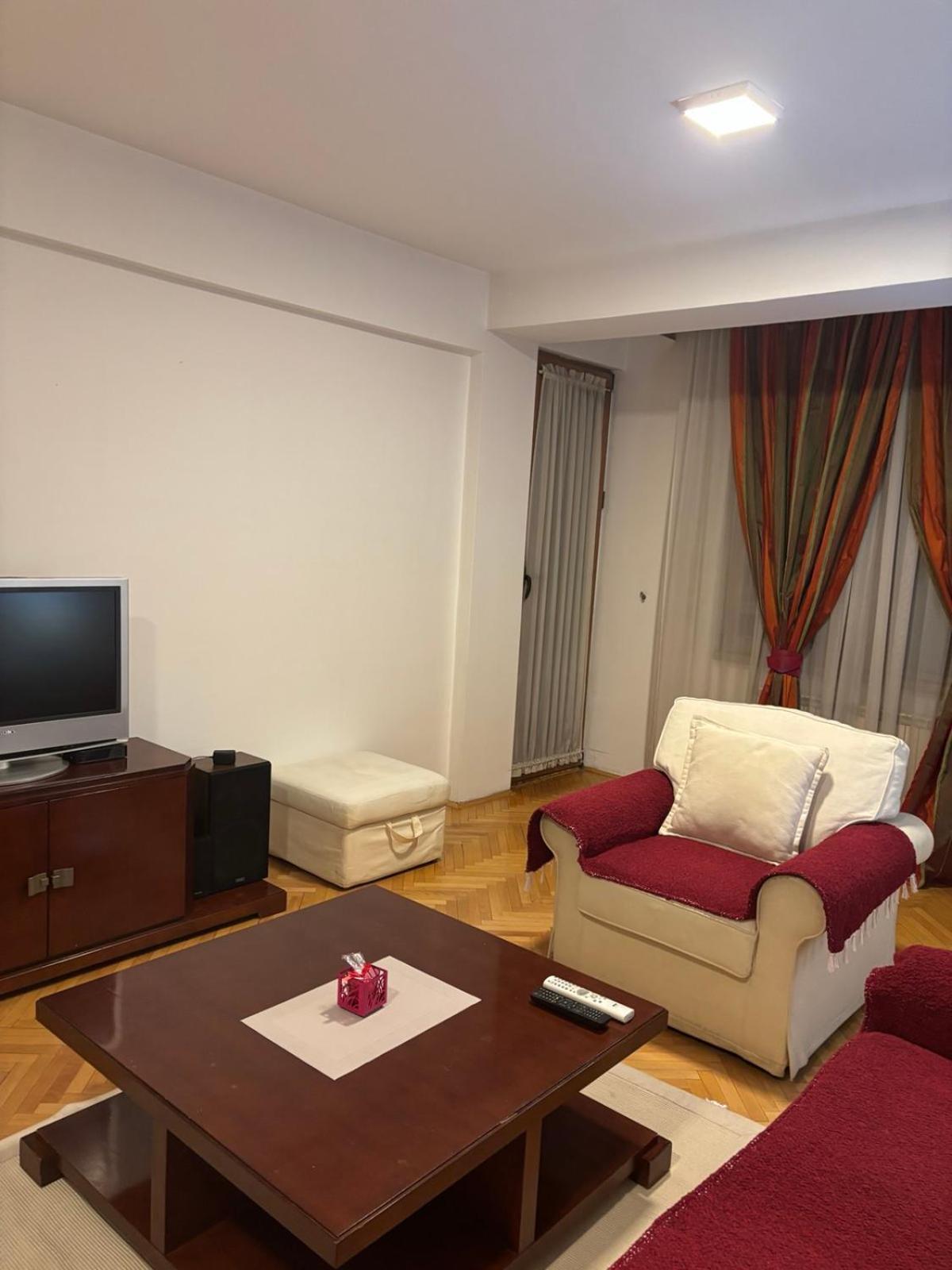 Lovely Square Apartment Purple Velvet Σκόπια Εξωτερικό φωτογραφία