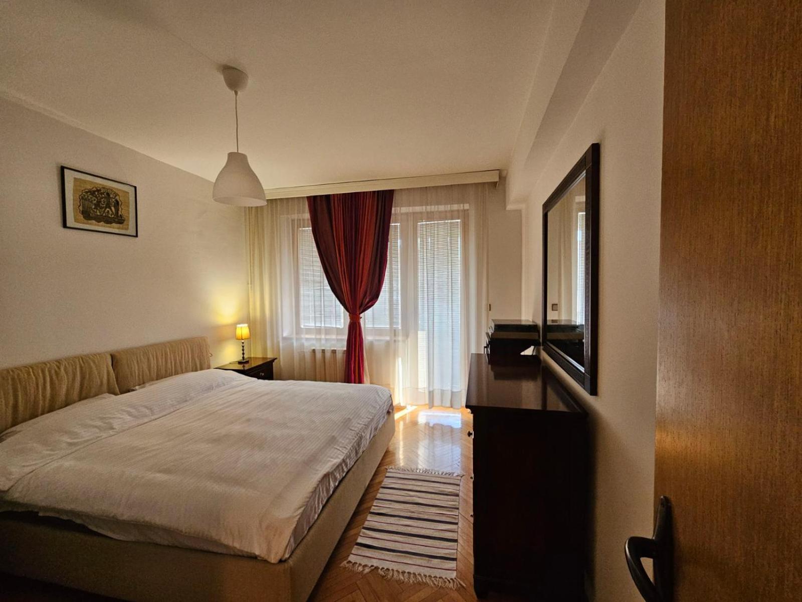 Lovely Square Apartment Purple Velvet Σκόπια Εξωτερικό φωτογραφία