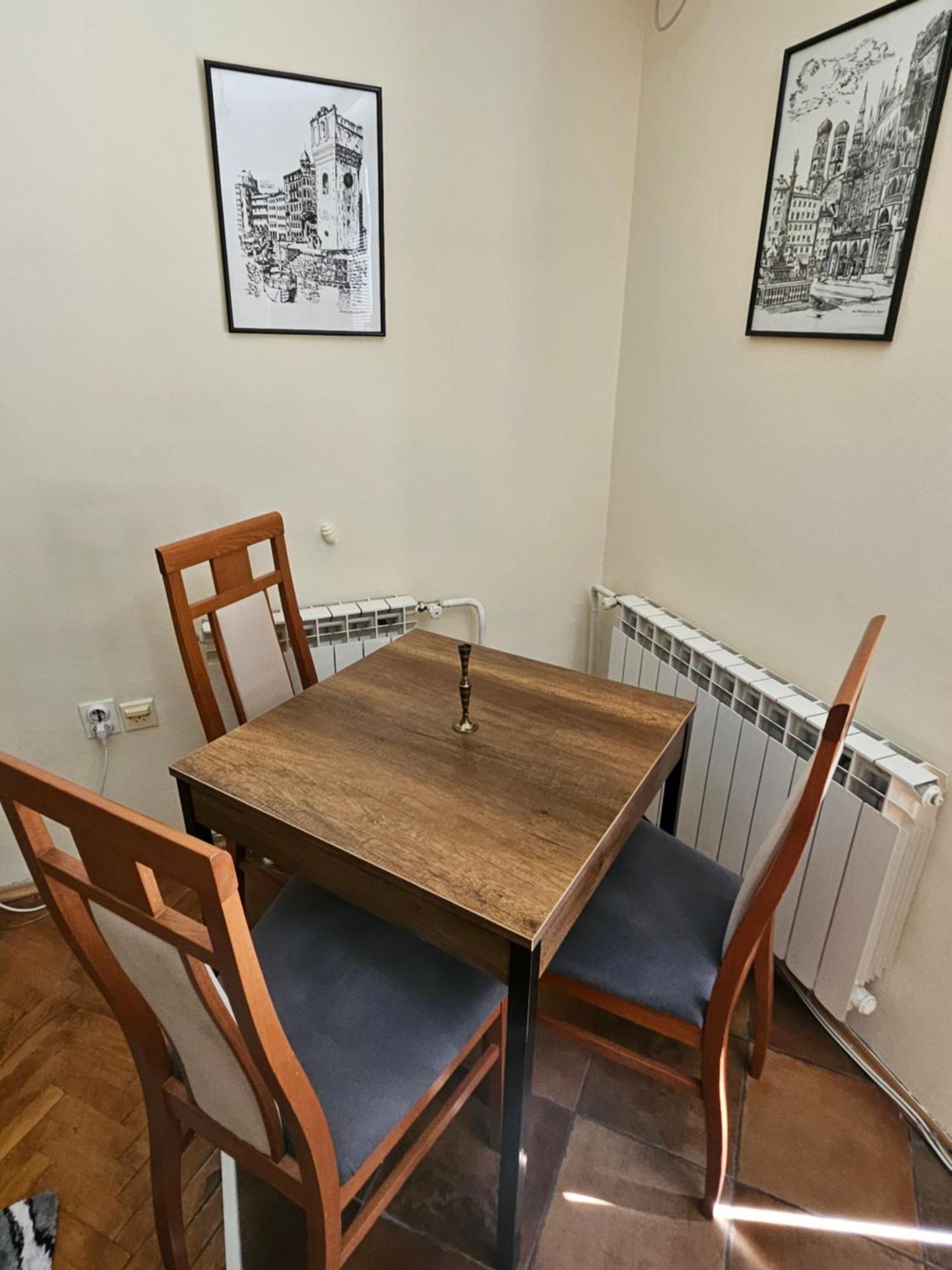 Lovely Square Apartment Purple Velvet Σκόπια Δωμάτιο φωτογραφία