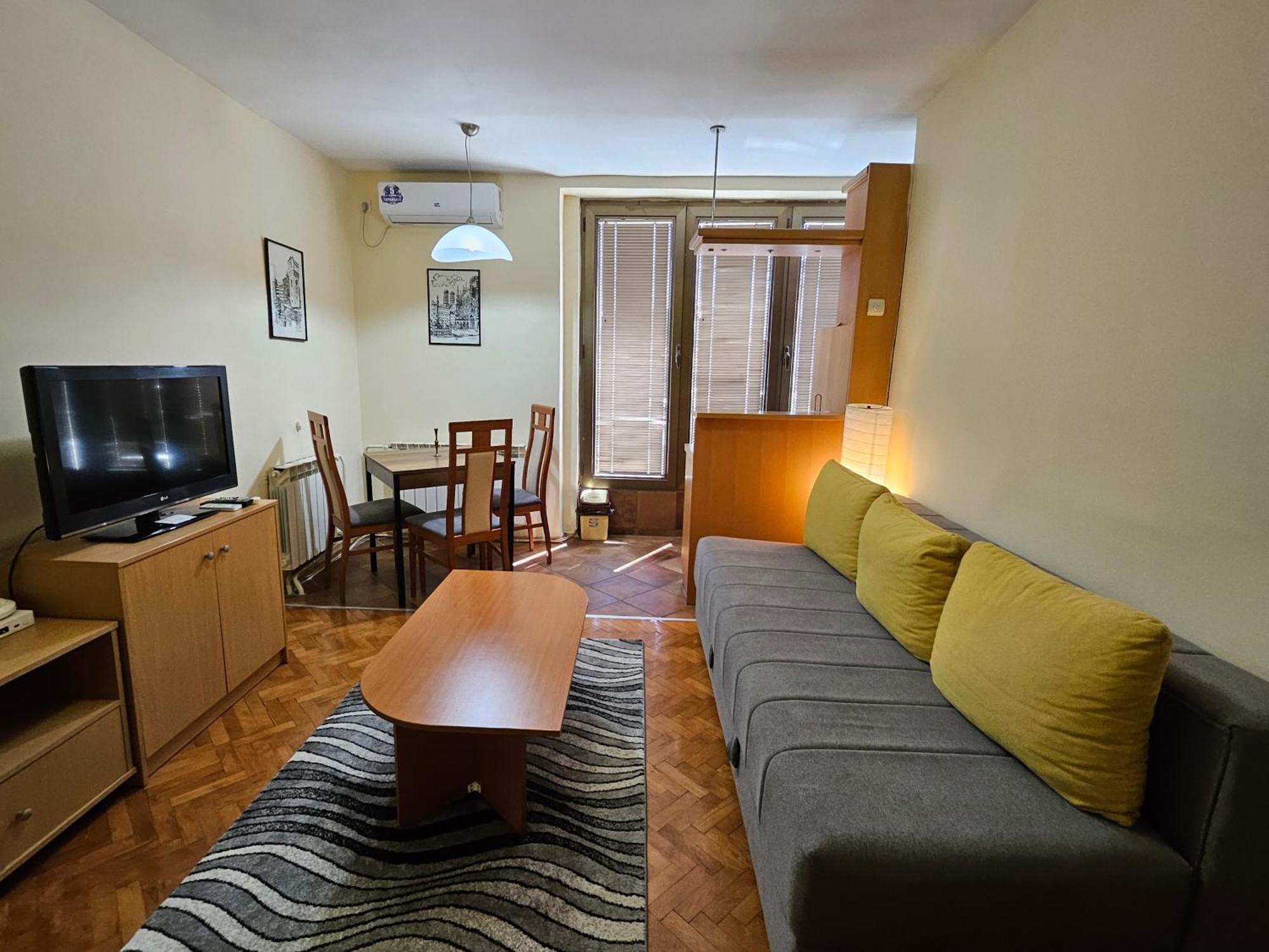 Lovely Square Apartment Purple Velvet Σκόπια Εξωτερικό φωτογραφία