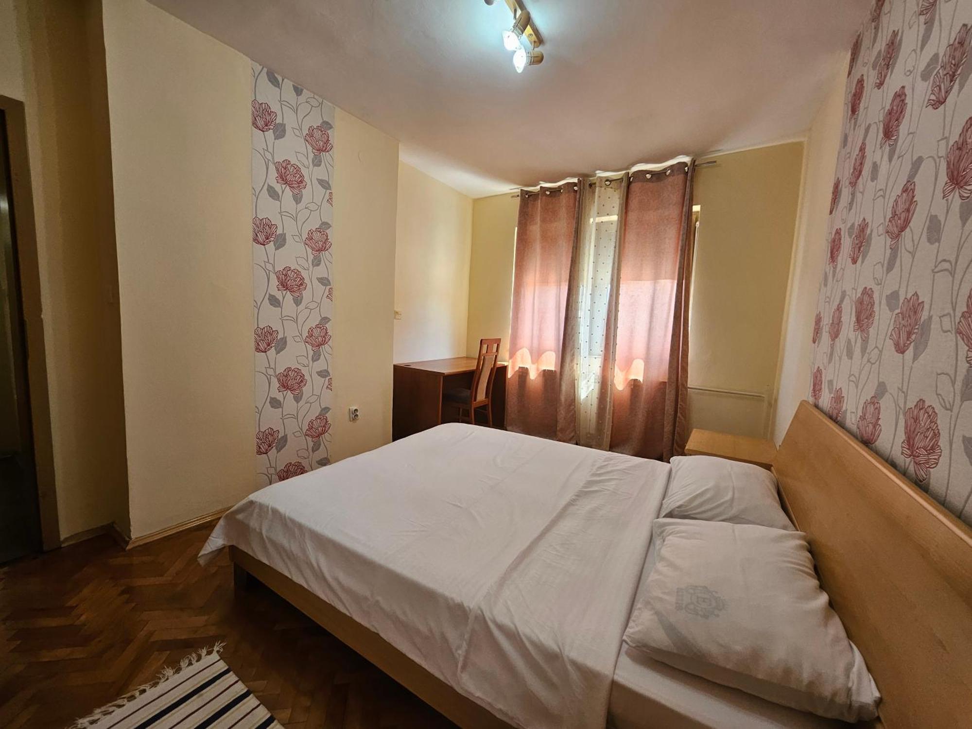 Lovely Square Apartment Purple Velvet Σκόπια Δωμάτιο φωτογραφία