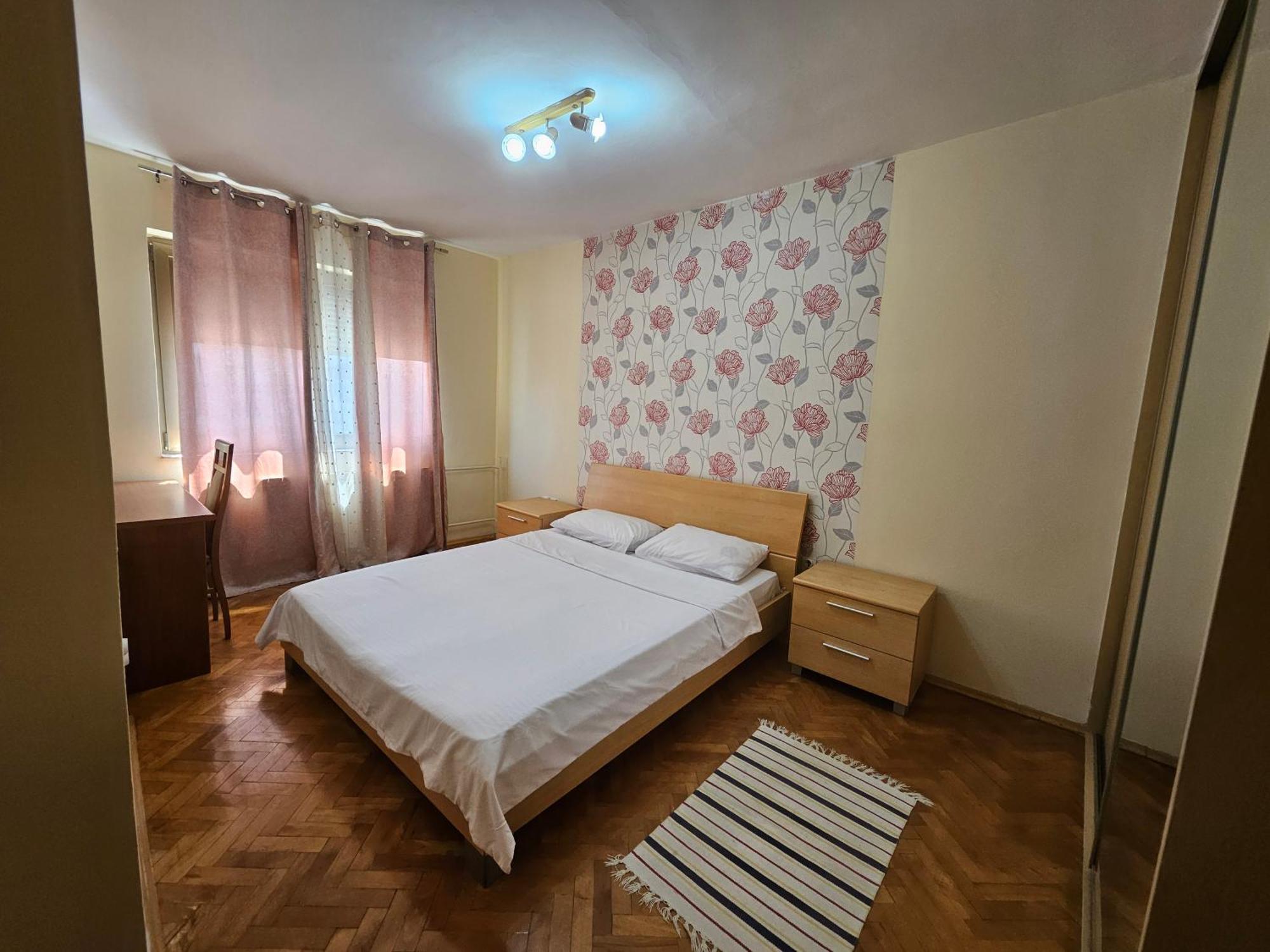 Lovely Square Apartment Purple Velvet Σκόπια Δωμάτιο φωτογραφία