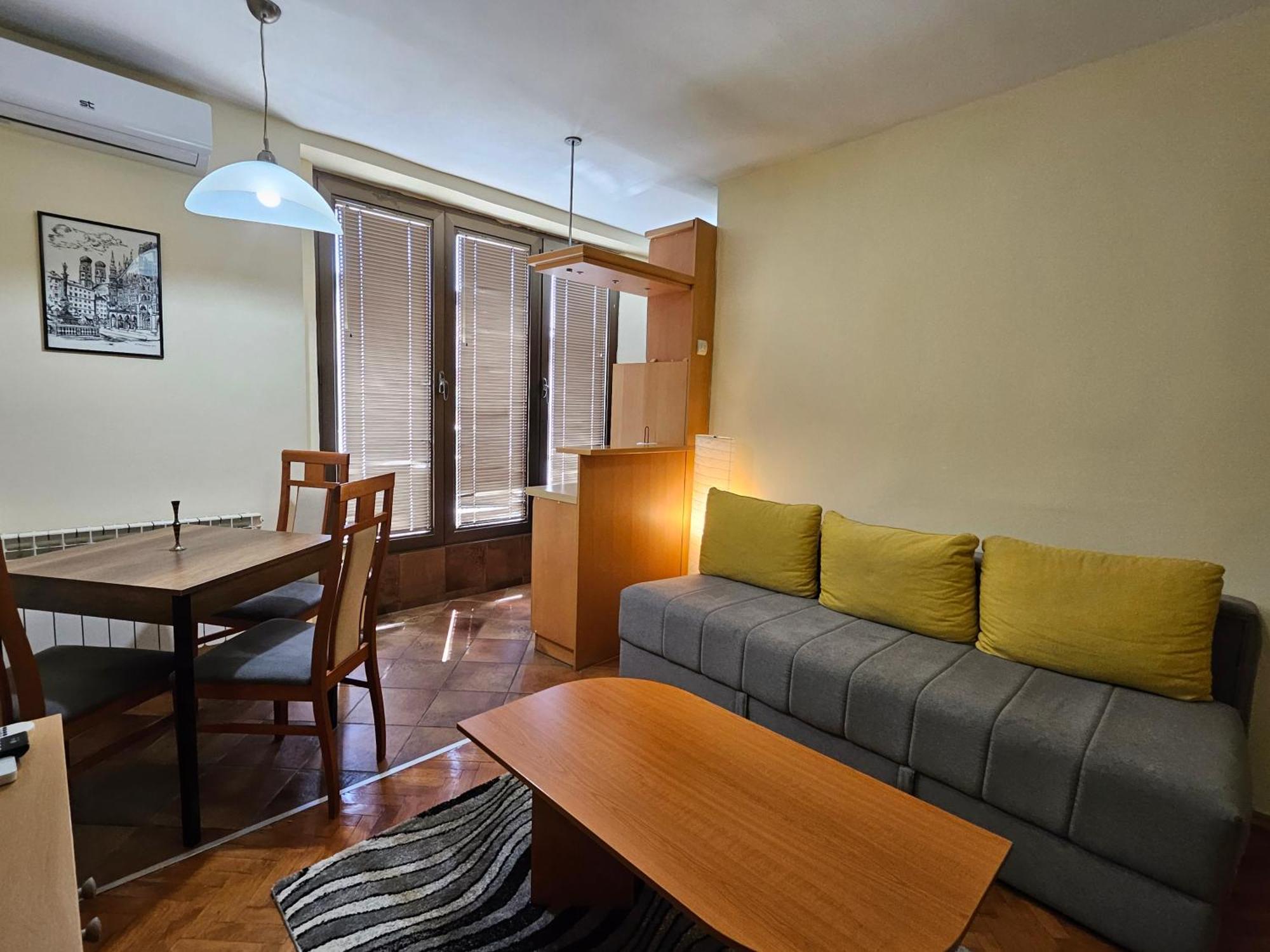 Lovely Square Apartment Purple Velvet Σκόπια Εξωτερικό φωτογραφία