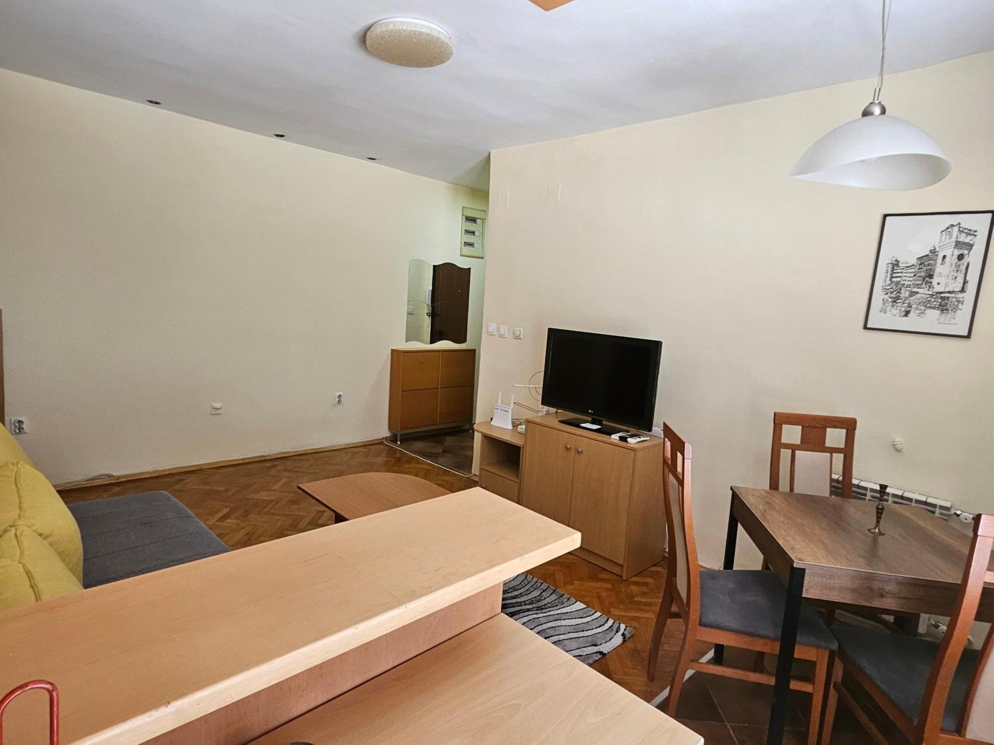 Lovely Square Apartment Purple Velvet Σκόπια Δωμάτιο φωτογραφία